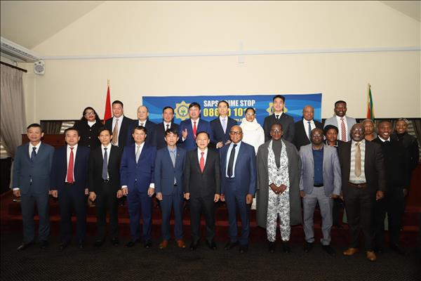 Public security ministry strengthens law enforcement cooperation with South Africa
