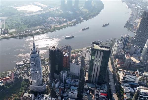 Deputy PM urges strict risk control for VIFC rollout