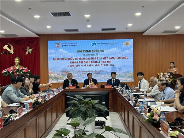 Chia sẻ kinh nghiệm học thuật và thúc đẩy hợp tác nghiên cứu Việt Nam và Hàn Quốc