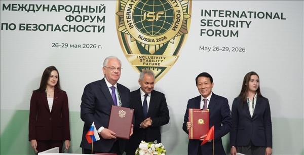 Vietnam attends First International Security Forum in Moscow