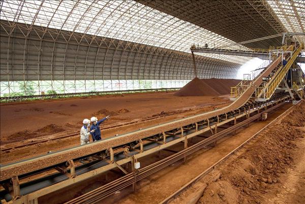 Phát triển công nghiệp vật liệu Việt Nam bằng thể chế, tầm nhìn xanh và tự chủ