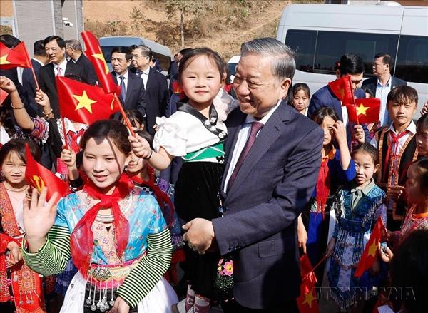 Tháng hành động vì trẻ em và Ngày Quốc tế Thiếu nhi 1/6: Trẻ em hạnh phúc, an toàn, vững bước trong kỷ nguyên số