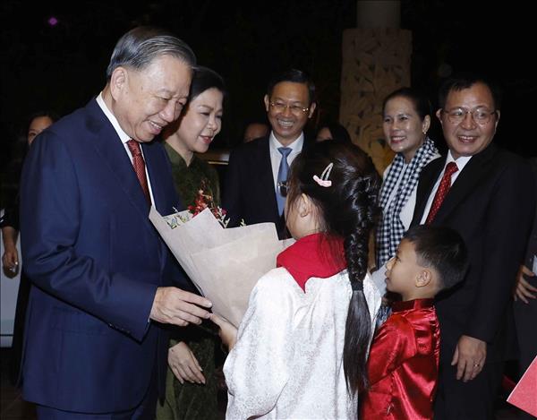 Máximo dirigente de Vietnam inicia visita de Estado a Singapur