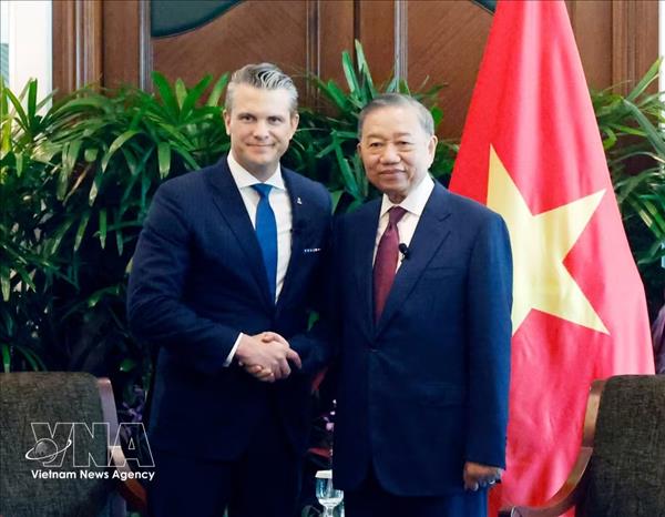 Tô Lâm rencontre des ministres de la Défense en marge du Dialogue Shangri-La