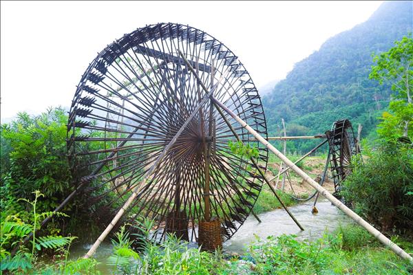 A Living Tradition: The Water Wheels of Vietnams Thai People