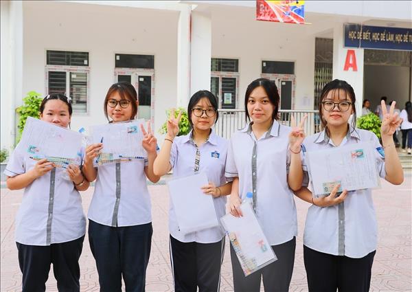 Học sinh Hà Nội bắt đầu Kỳ thi tuyển sinh lớp 10 công lập