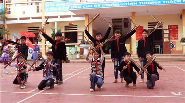 Soul of Mong peoples panpipe kept alive in mountainous schools