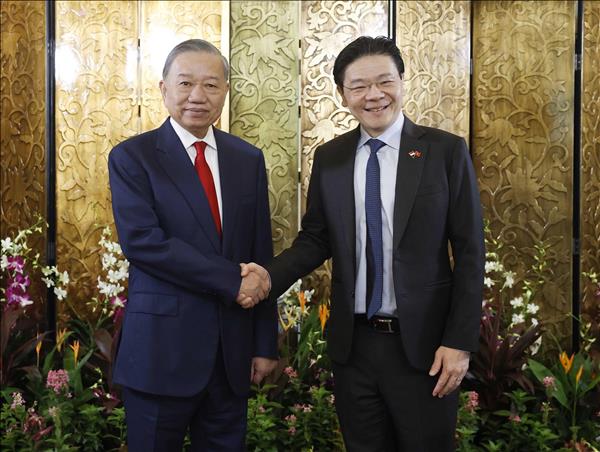 Vietnamese, Singaporean leaders agree to further deepen Comprehensive Strategic Partnership