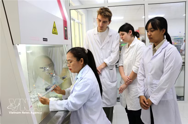 Le Vietnam veut bâtir des ressources humaines scientifiques plus compétitives