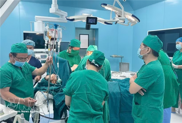 Ciudad Ho Chi Minh refuerza atención médica especializada en zonas periféricas