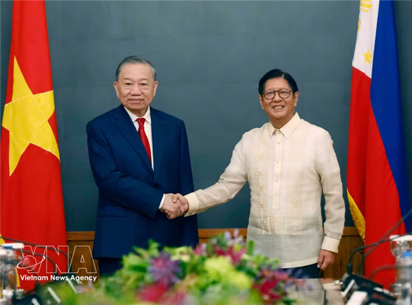 越共中央总书记、国家主席苏林与菲律宾总统费迪南德·罗慕尔德兹·马科斯举行会谈