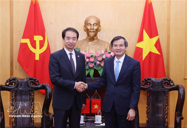 推动越中理论交流与干部培训工作创新