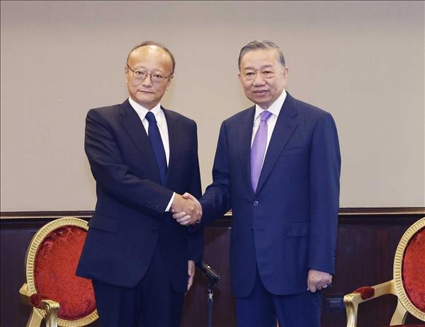 Vietnams top leader receives Philippines-based organisations, businesses