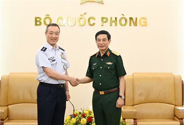 Đại tướng Phan Văn Giang tiếp Tham mưu trưởng Liên quân Nhật Bản
