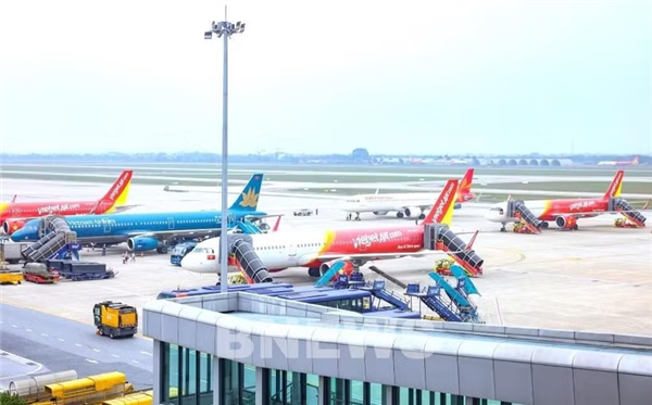 受台风蔷薇影响 越南各家航空公司调整赴日航班计划