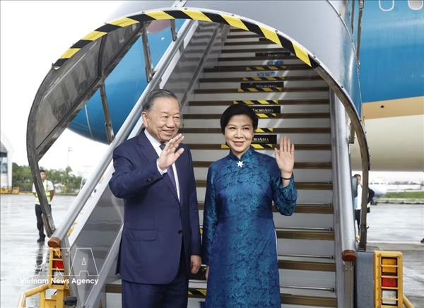 Máximo dirigente de Vietnam concluye con éxito su visita a Filipinas