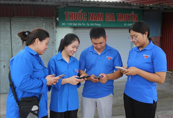 Thanh niên đồng hành, chuyển đổi số trở nên dễ tiếp cận