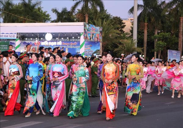 https://imagevietnam.vnanet.vn/ກວ້າງຫງາຍ: ງານ Carnival ແລະ ເທສະການດົນຕີ - ແຟຊັ່ນ 2026