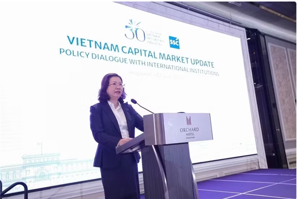 À Singapour, le Vietnam met en avant les opportunités de son marché boursier