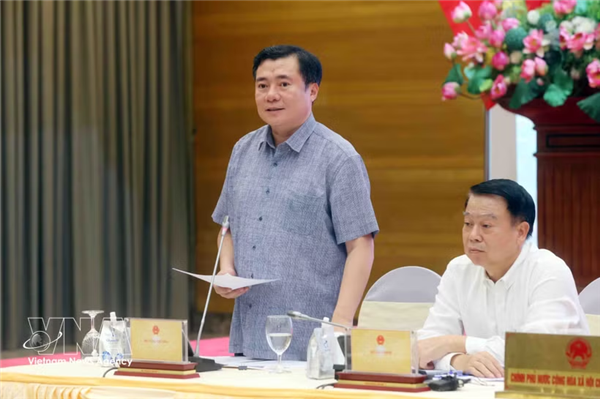 政府例行新闻发布会：严把E10生物汽油质量关 守护消费者权益