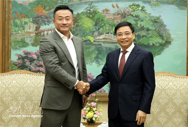 Vers un marché pilote des actifs numériques : le vice-PM Nguyen Van Thang sentretient avec le directeur général du groupe Bybit