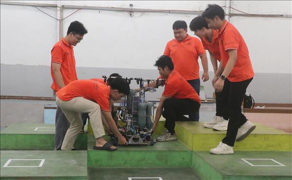 Robocon Việt Nam sẵn sàng chinh phục đấu trường quốc tế​