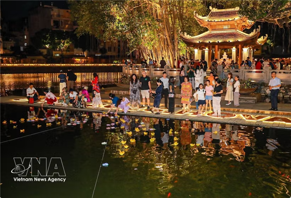Léconomie nocturne stimule la croissance des industries culturelles de Hanoi