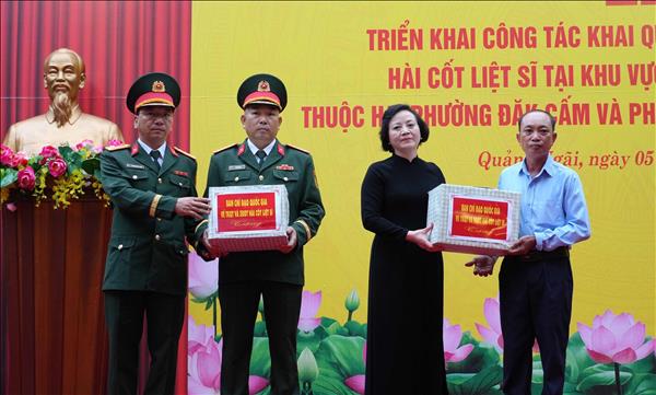 Khai quật mộ liệt sĩ tập thể tại đường Trường Chinh, phường Kon Tum và phường Đăk Cấm, tỉnh Quảng Ngãi