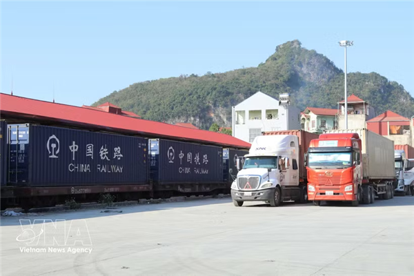 越中跨境直达货运专列引爆物流新革命