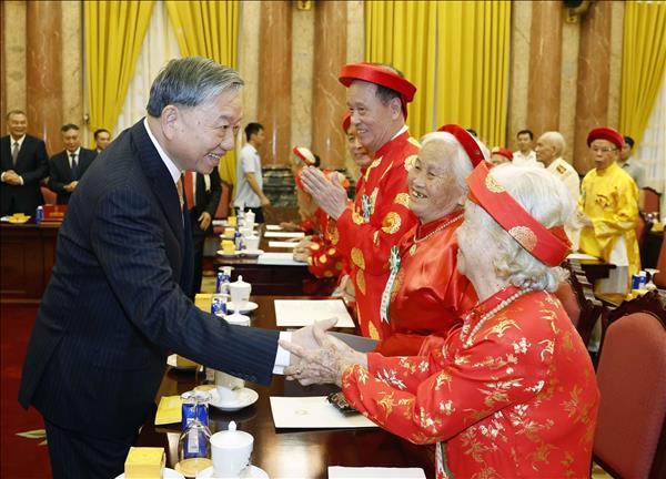 Top leader calls for new mindset to promote the elderlys role in national development