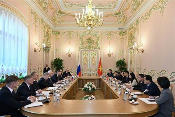 Гуцан на ПМЭФ подписал программу сотрудничества с генпрокурором Вьетнама