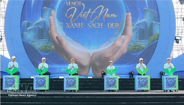 Nghe An accueille le lancement national du mouvement pour un Vietnam vert, propre et beau