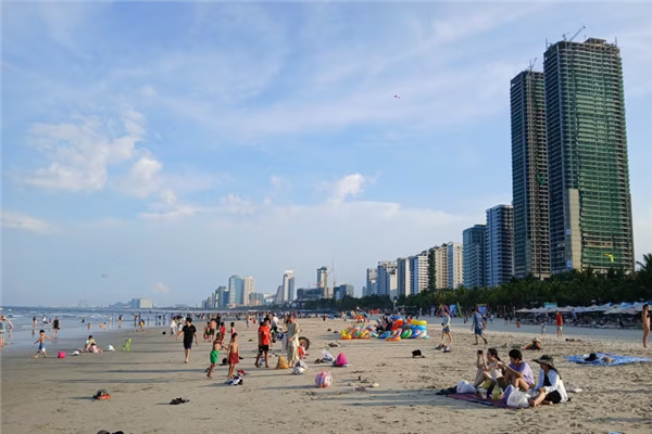 暑期旅游热持续升温 岘港预计接待游客超650万人次