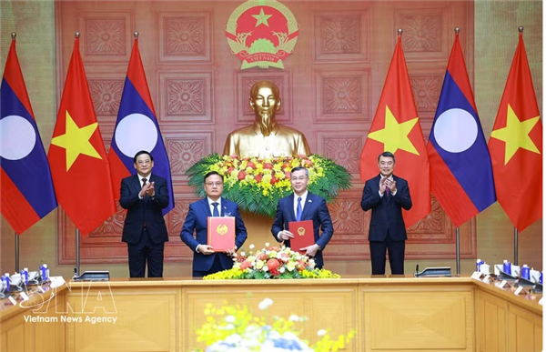 Vietnam et Laos renforcent les capacités de gestion publique dici 2030