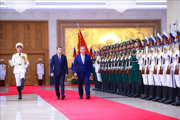 Thủ tướng Lê Minh Hưng chủ trì lễ đón chính thức Thủ tướng Campuchia