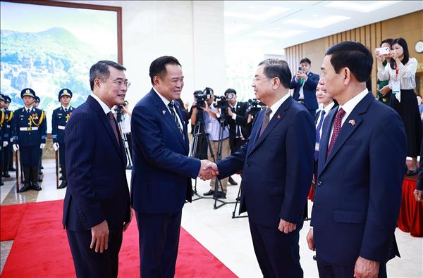 Thủ tướng Lê Minh Hưng chủ trì lễ đón trọng thể Thủ tướng Thái Lan