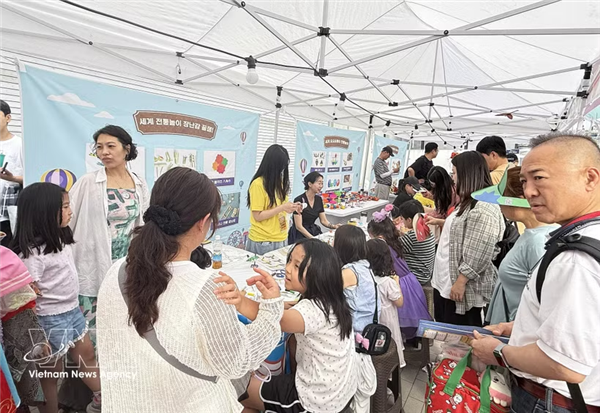 Pabellón de Vietnam atrae a multitudes en festival gastronómico internacional en Seúl