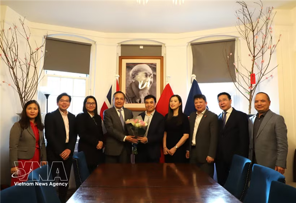 Lanzan primera base de datos de expertos vietnamitas en el Reino Unido