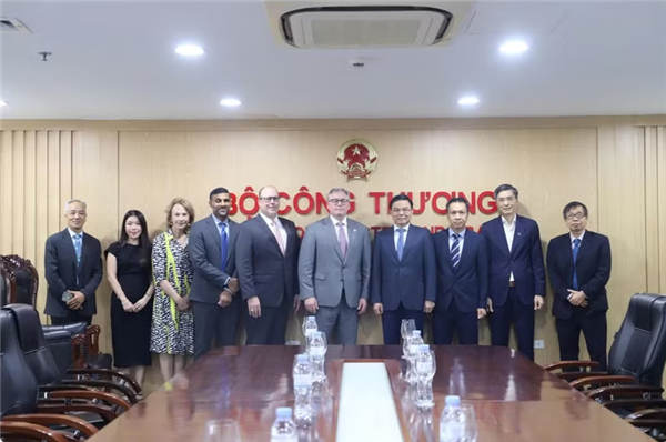Murphy Oil invité à développer de nouveaux projets au Vietnam