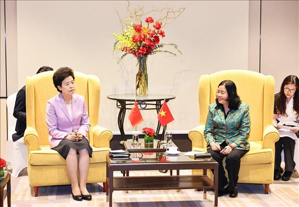 Vietnam y China impulsan los intercambios entre sus pueblos