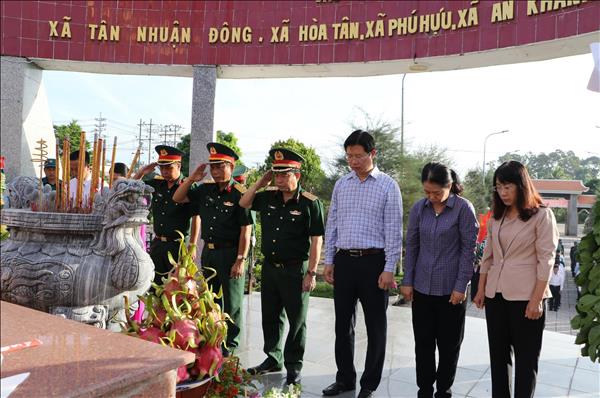 Đồng Tháp triển khai lấy mẫu hài cốt liệt sĩ chưa xác định được thông tin