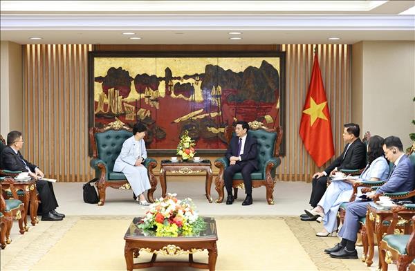 Deputy PM Phan Van Giang receives UN Under-Secretary-General, High Representative for Disarmament Affairs