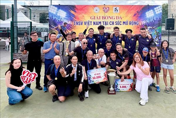 Tăng cường giao lưu, đoàn kết trong cộng đồng người Việt tại CH Séc