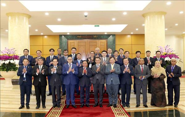 Thường trực Ban Bí thư Trần Cẩm Tú tiếp các chính đảng các nước Đông Nam Á