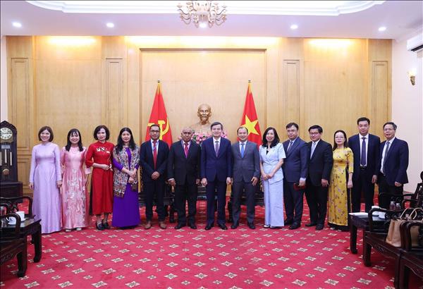 Giám đốc Học viện Chính trị quốc gia Hồ Chí Minh tiếp Đoàn Đảng Hành động nhân dân Singapore và Đoàn Đảng Mặt trận cách mạng vì một Timor-Leste độc lập