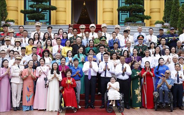 Every act of kindness embodies patriotic emulation: Top leader