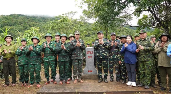越老携手抓好边境管控与保护工作