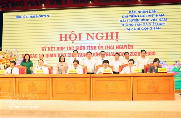Cinco medios informativos líderes de Vietnam estrechan cooperación con provincia de Thai Nguyen