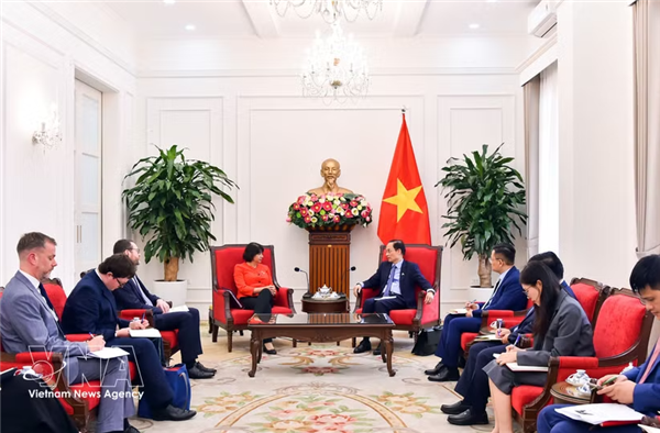 Vietnam–Royaume-Uni : vers 10 milliards de dollars déchanges commerciaux