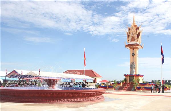 Khánh thành Đài Hữu nghị Campuchia - Việt Nam tại tỉnh Pursat